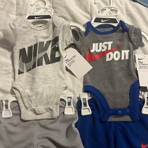 To matching Nike sets
